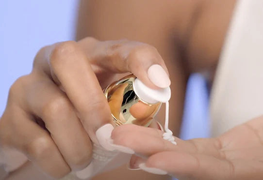 SOLAR DEFENSE TINTED (SPF 30 de Amplio Espectro) Tamaño de Viaje